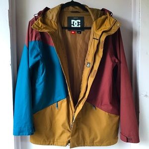 DC Multi Color 10K Snowboard Jacket Size Large